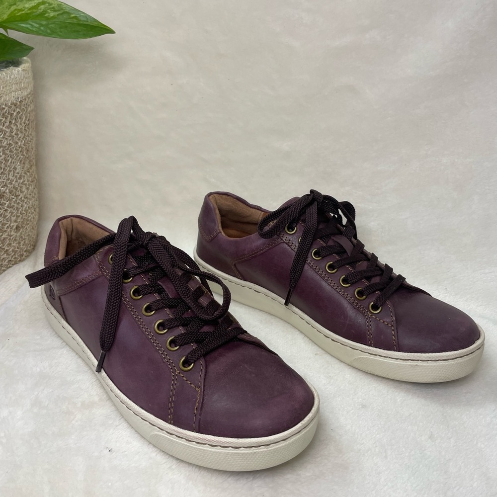 Born Lace Up Casual Comfort Shoes‎ 6M
Burgundy Leather Athletic Sneakers B235